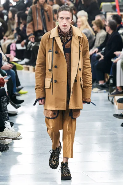 Look 28